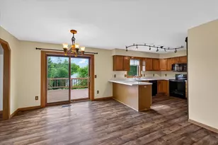 422 Oakwood Dr, Oregon, WI 53575 - Photo 9