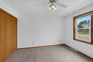 422 Oakwood Dr, Oregon, WI 53575 - Photo 25
