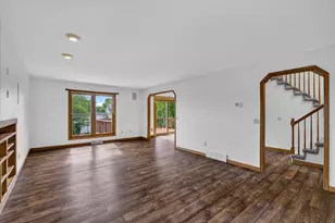 422 Oakwood Dr, Oregon, WI 53575 - Photo 7