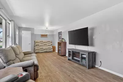 5 S Lexington Drive, Janesville, WI 53545 - Photo 9