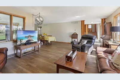 2109 20th Avenue, Monroe, WI 53566 - Photo 9