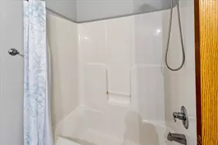 6402 Milwaukee St, Madison, WI 53718 - Photo 23