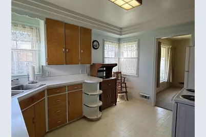 517 Moore Street, Beloit, WI 53511 - Photo 9