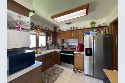 W240N6291 Maple Avenue, Sussex, WI 53089 - Photo 9