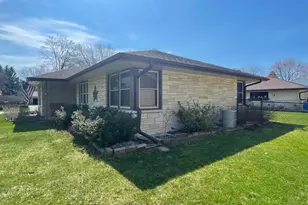 W240N6291 Maple Ave, Sussex, WI 53089 - Photo 3