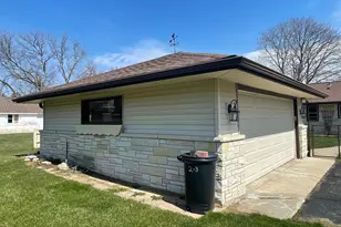 W240N6291 Maple Ave, Sussex, WI 53089 - Photo 7