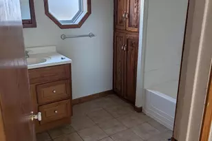 404 Stoughton Rd, Edgerton, WI 53534 - Photo 9