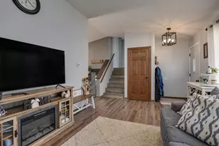 4709 Hamlet Pl, Madison, WI 53714 - Photo 5