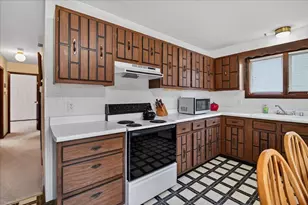 2502 Janie Ln, Madison, WI 53711 - Photo 17