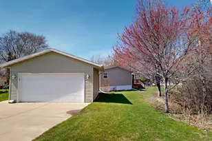 897 E Lake St, Lake Mills, WI 53551 - Photo 15