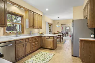 1606 Chadsworth Dr, Sun Prairie, WI 53590 - Photo 11