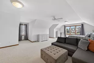 5885 Persimmon Dr, Fitchburg, WI 53711 - Photo 39