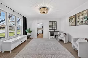 5885 Persimmon Dr, Fitchburg, WI 53711 - Photo 17