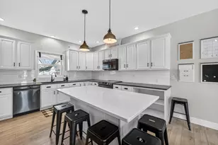 5885 Persimmon Dr, Fitchburg, WI 53711 - Photo 11