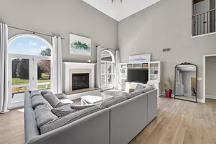 5885 Persimmon Dr, Fitchburg, WI 53711 - Photo 7