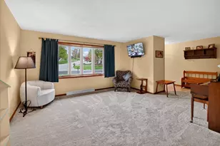 508 Woodvale Dr, DeForest, WI 53532 - Photo 5