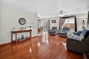 957 Chandler Ln, Sun Prairie, WI 53590 - Photo 9