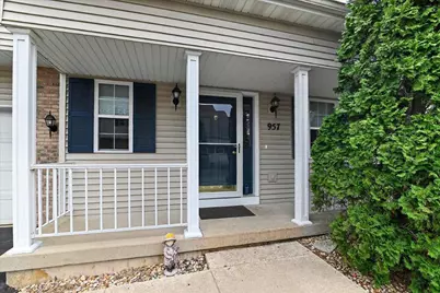 957 Chandler Lane, Sun Prairie, WI 53590 - Photo 3