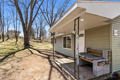 218 E Park Street, Montello, WI 53949 - Photo 3