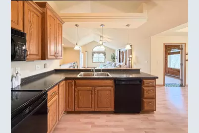 128 Summit Court, Columbus, WI 53925 - Photo 17