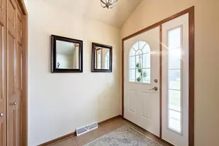 128 Summit Ct, Columbus, WI 53925 - Photo 5