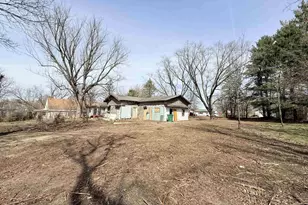 3230 S Oakhill Ave, Janesville, WI 53546 - Photo 3