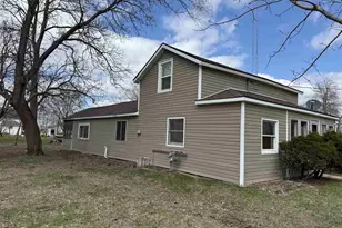 106 N 2nd St, Avoca, WI 53506 - Photo 3