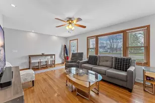 835 12th St, Baraboo, WI 53913 - Photo 5