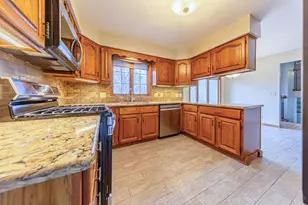 335 Forest Lake Dr, Milton, WI 53563 - Photo 7