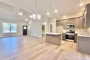 2101 W Conde St, Janesville, WI 53546 - Photo 11