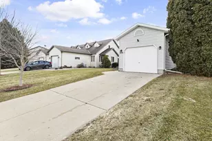 230 Whitetail Dr, Sun Prairie, WI 53590 - Photo 3