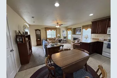 2825 Holiday Drive, Janesville, WI 53545 - Photo 7