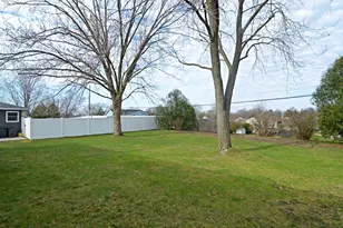 937 Hillside Dr, Jefferson, WI 53549 - Photo 33