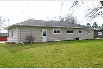 937 Hillside Drive, Jefferson, WI 53549 - Photo 3