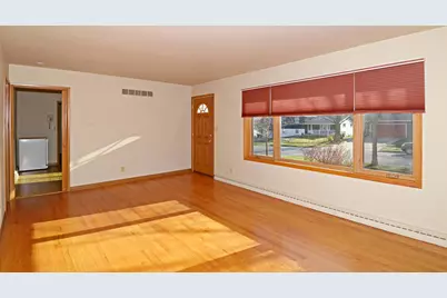 937 Hillside Drive, Jefferson, WI 53549 - Photo 5