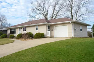 937 Hillside Dr, Jefferson, WI 53549 - Photo 35