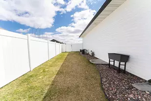 1230 Crockett Dr, Holmen, WI 54636 - Photo 69