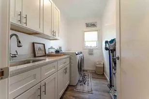 1230 Crockett Dr, Holmen, WI 54636 - Photo 21