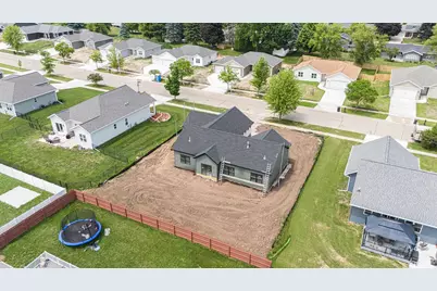 425 Village Lane, Ripon, WI 54971 - Photo 5