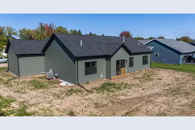 425 Village Lane, Ripon, WI 54971 - Photo 5