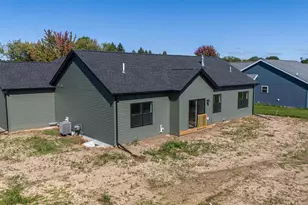 425 Village Ln, Ripon, WI 54971 - Photo 5