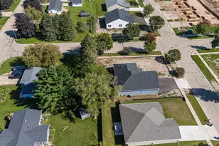 442 Village Ln, Ripon, WI 54971 - Photo 5