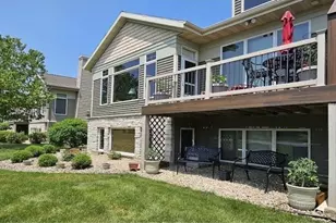 440 Grandview Dr, Waunakee, WI 53597 - Photo 3