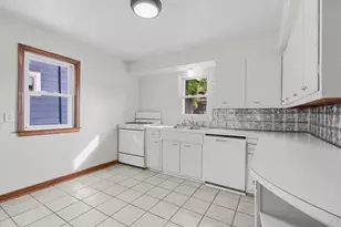 2105 E Johnson St, Madison, WI 53704 - Photo 17