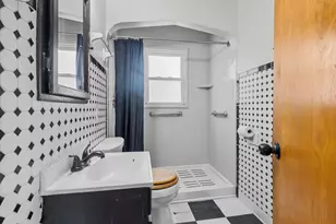 2105 E Johnson St, Madison, WI 53704 - Photo 15
