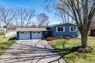 926 Elm St, Mauston, WI 53948 - Photo 3