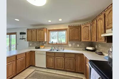 6892 Moon Light Circle, Sun Prairie, WI 53590 - Photo 5