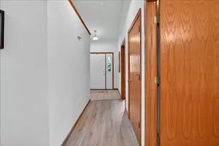 1177 Sawyer Way, Sun Prairie, WI 53590 - Photo 5