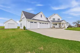N6329 Tradewinds Cir, Beaver Dam, WI 53916 - Photo 3