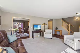 8866 Red Beryl Dr, Middleton, WI 53562 - Photo 7